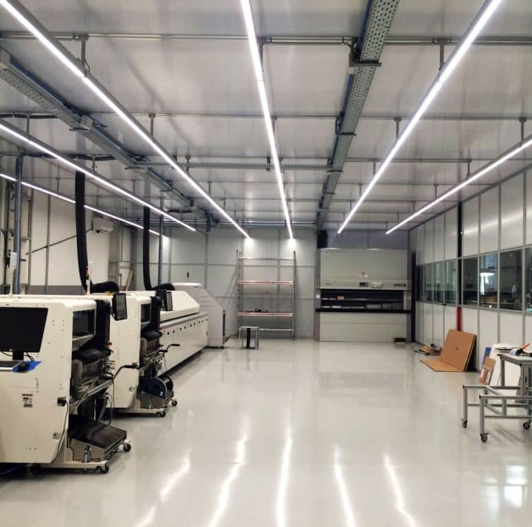 sakma-2 Werkplaatsverlichting lijnverlichting bij Sakma